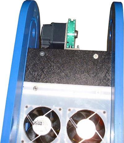 conveyor with cooling fans for moulded plastic parts